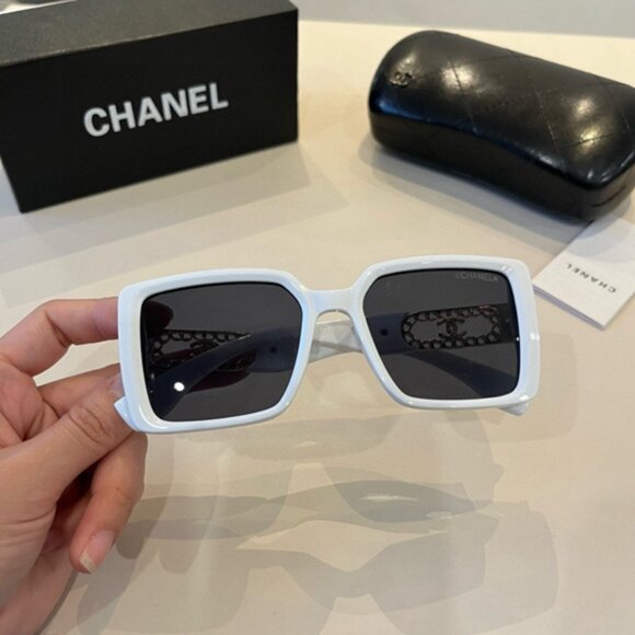 CHANEL Women\'s White Square Sunglasses main image 4